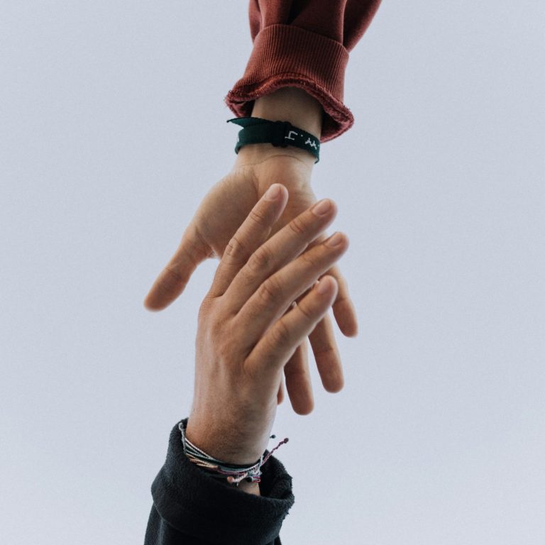 Unsplash - Hände